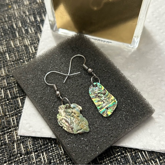 Abalone dangle earrings - Picture 3 of 3
